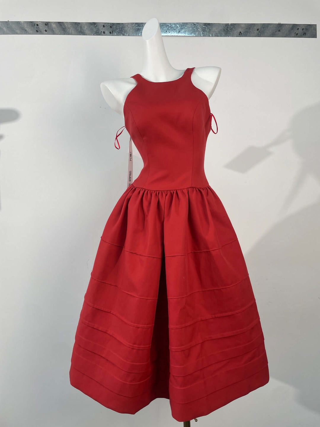 Sleeveless Crepe Pleated Midi Dress - Red