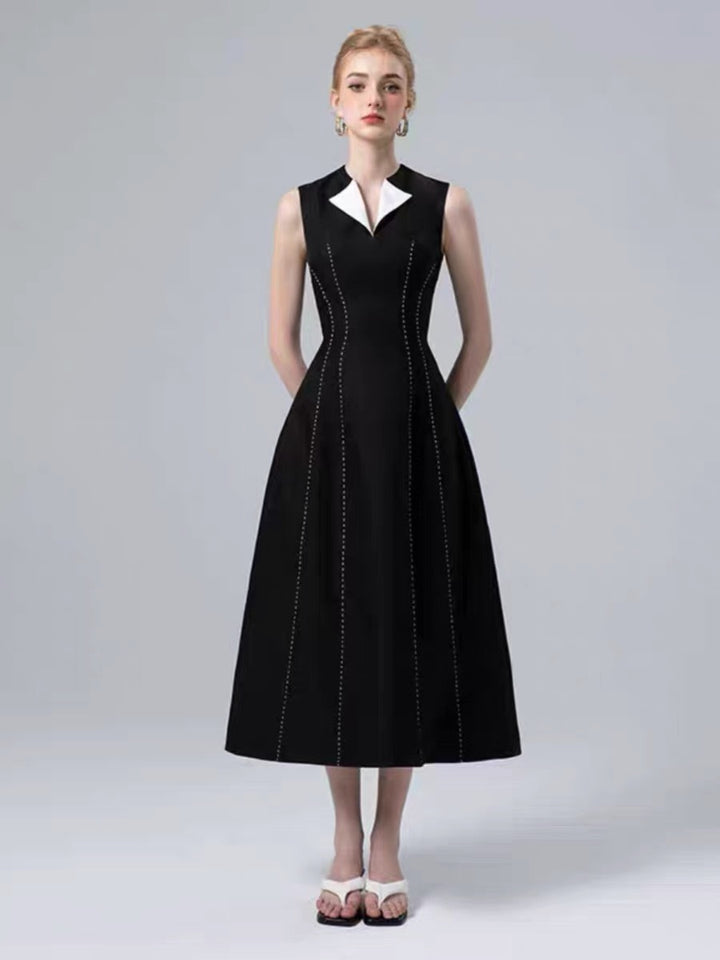 Sleeless Contrast Crepe Maxi - Black