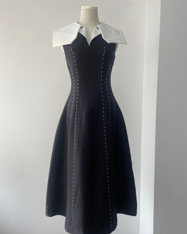 Sleeless Contrast Crepe Maxi - Black