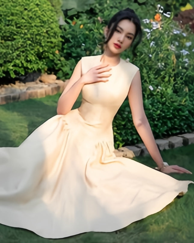 Elegant Sleeveless Crepe Maxi Dress - Beig