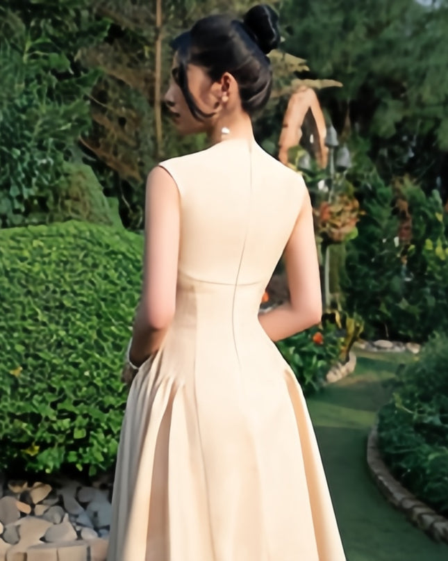 Elegant Sleeveless Crepe Maxi Dress - Beig