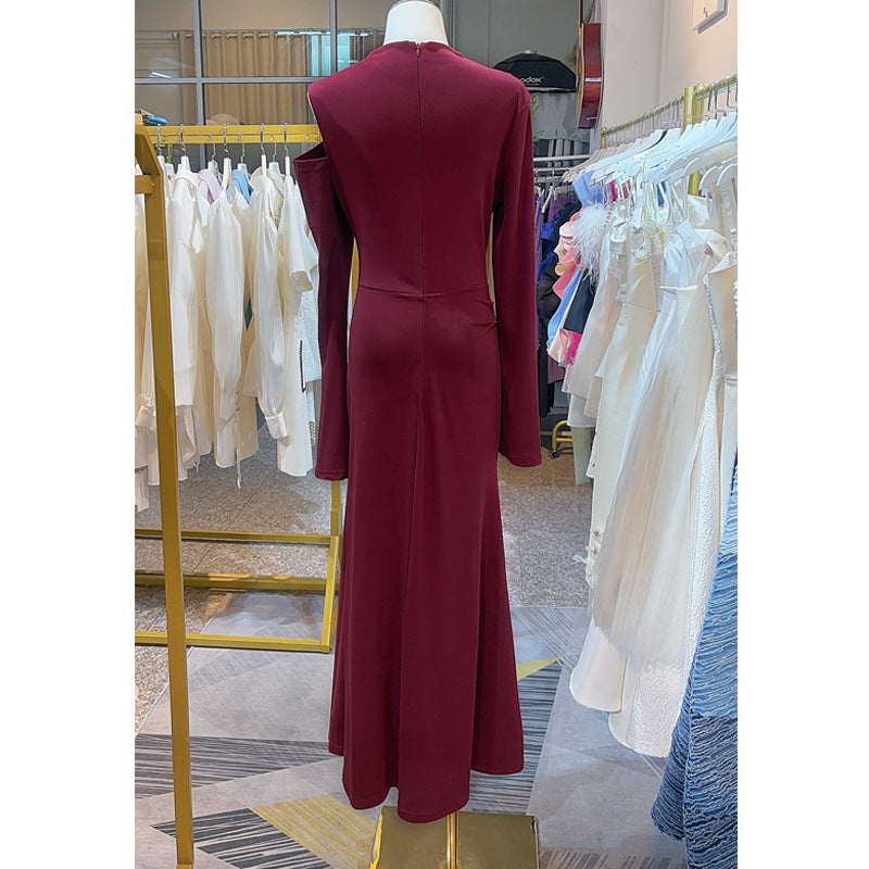 Elegant Red Long Dress for Formal Occasions - Stylish and Sophisticated