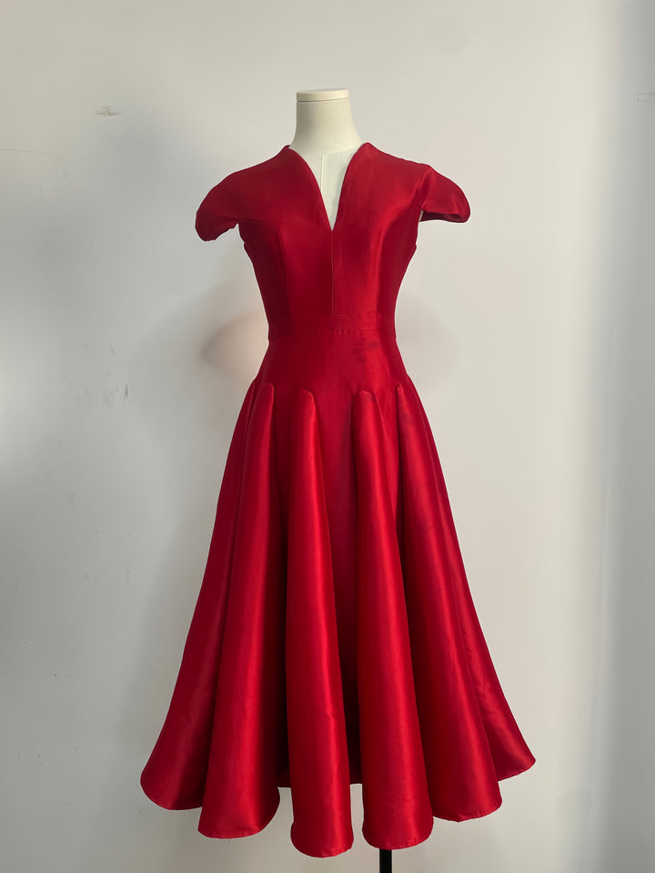 Cinched Crepe Pleated Dress - Champagne
