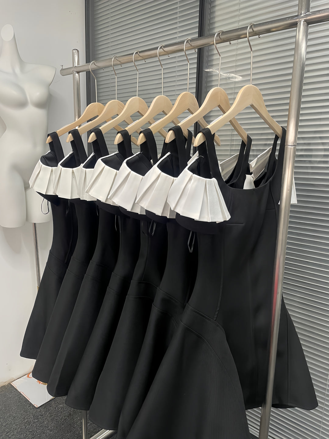 Off Shoulder Ruffled High-Waist Dress - Black