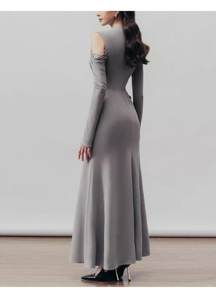Elegant Red Long Dress for Formal Occasions - Stylish and Sophisticated