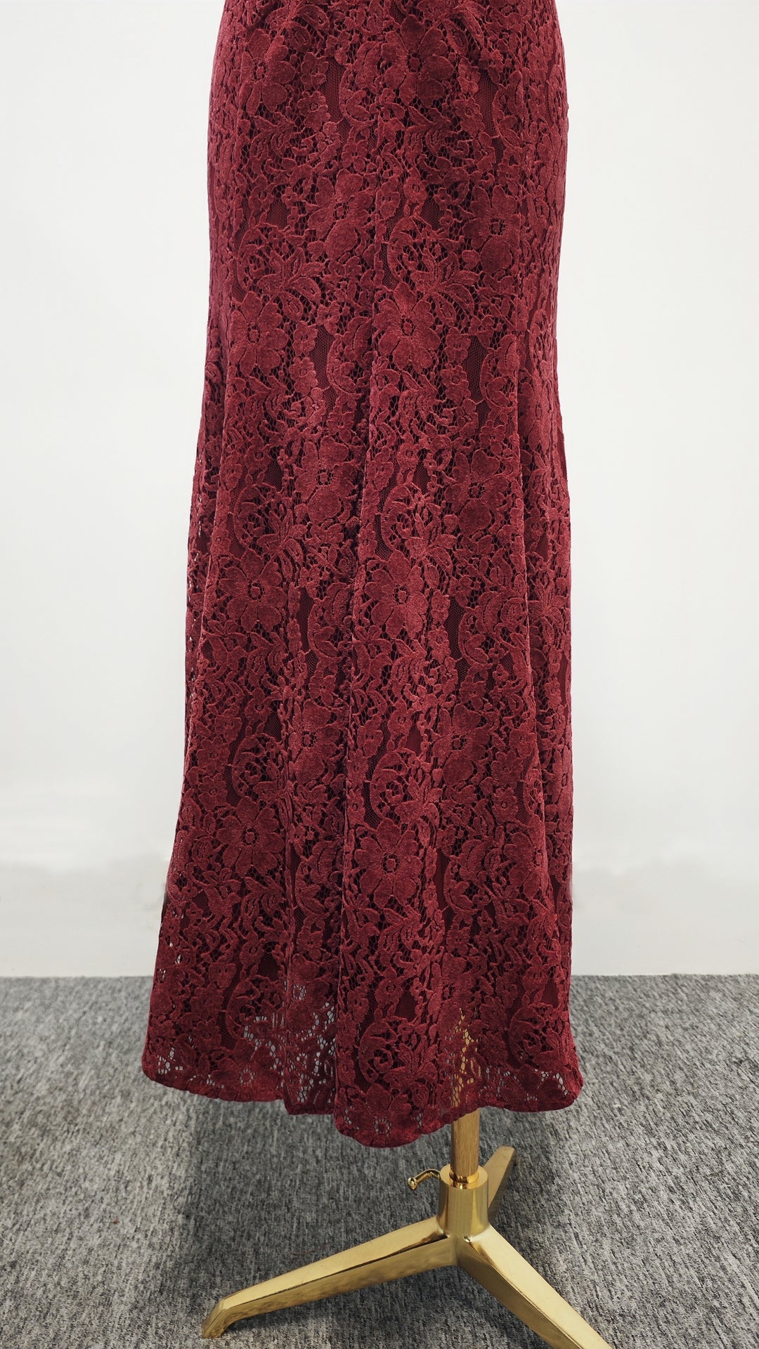 Deep V-neck Lace Maxi Dress - Deep Red